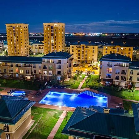 Luxury Apartment With Pool In North Bucharest Cretuleasca エクステリア 写真