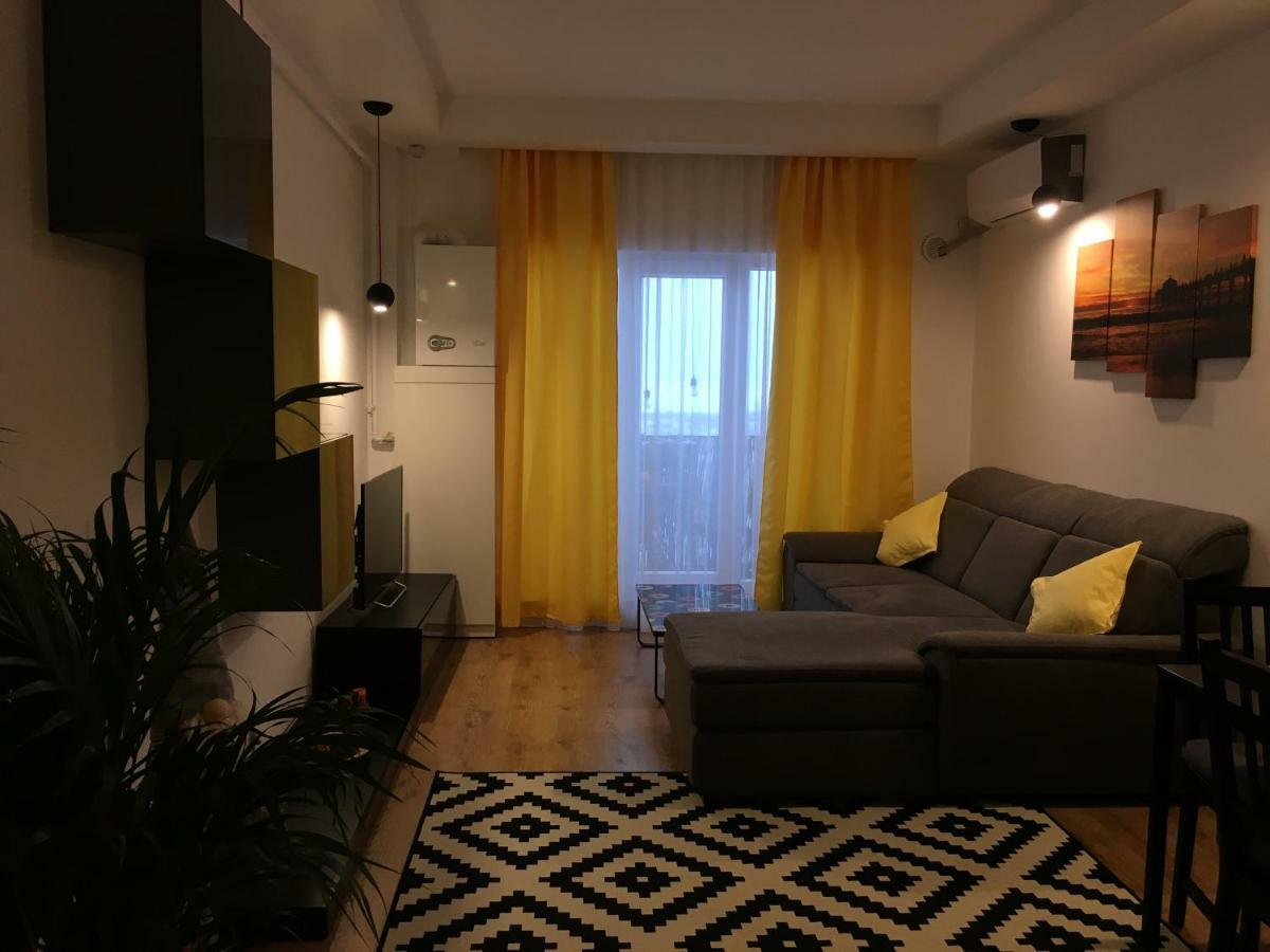 Luxury Apartment With Pool In North Bucharest Cretuleasca エクステリア 写真