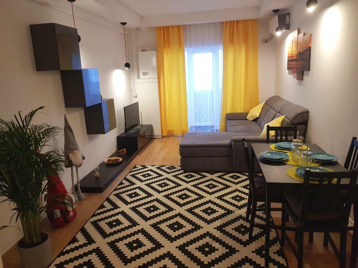 Luxury Apartment With Pool In North Bucharest Cretuleasca エクステリア 写真